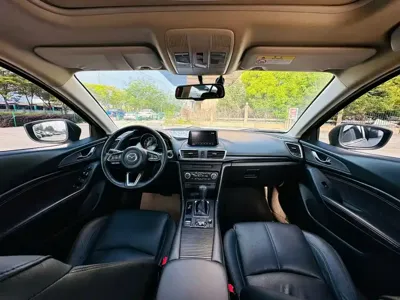 Mazda 3 Axela