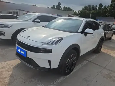 Lynk & Co 06