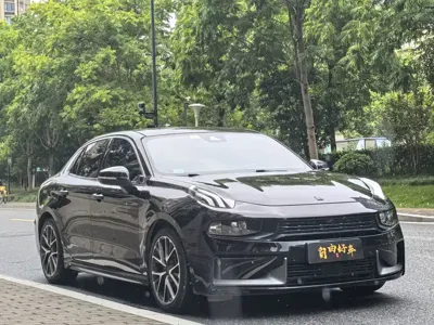 Lynk & Co 03