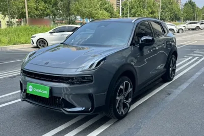 Lynk & Co 06