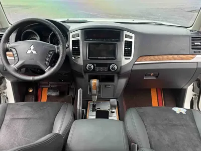 Mitsubishi Pajero (Import)
