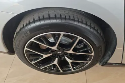 Xpeng P7