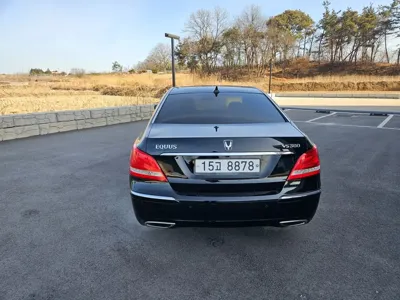 Hyundai Equus