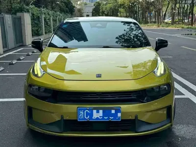 Lynk & Co 03
