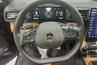 Nio ES8