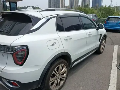 Lynk & Co 01