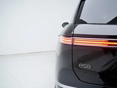Nio ES8