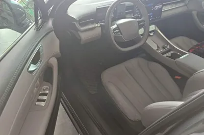 Roewe M7 DMH