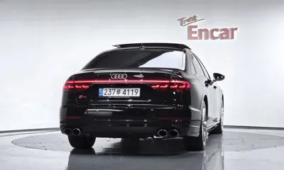 Audi S8