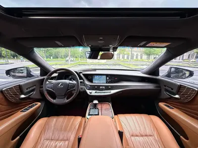 Lexus LS