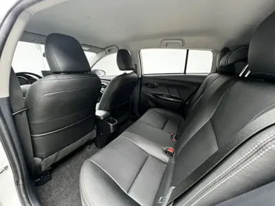 Toyota Yaris L