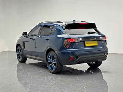 Lynk & Co 01