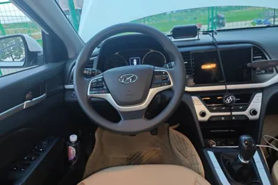 Hyundai Elantra (6th Generation