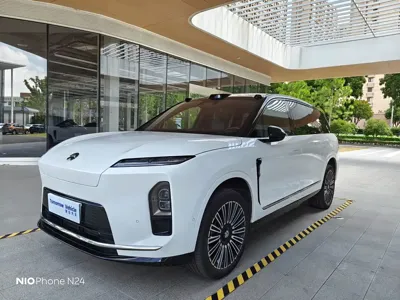 Nio ES8