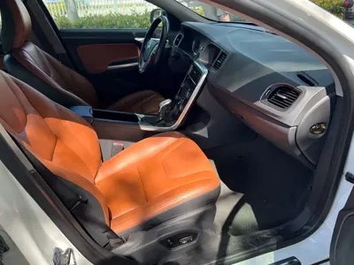 Volvo S60 (Import)