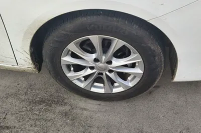 Roewe i5