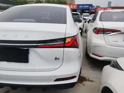 Roewe i5