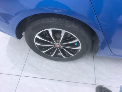 Roewe i5