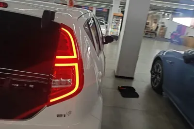 BYD e1