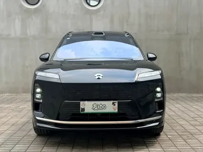 Nio ES8