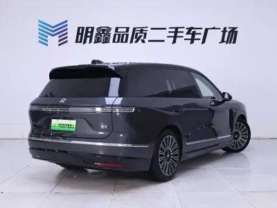 Nio ES8