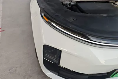 Li Auto L6