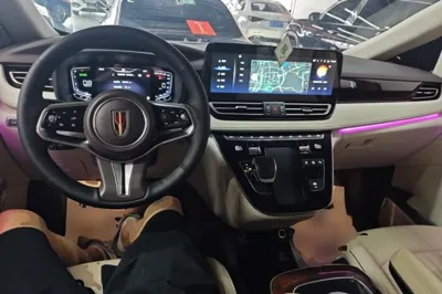 Hongqi HQ9