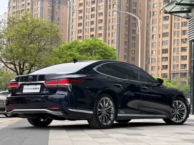 Lexus LS