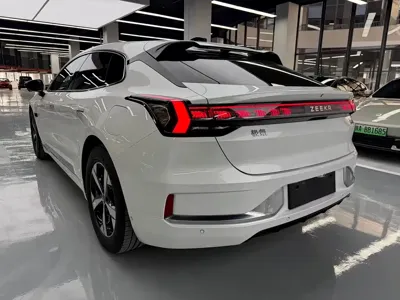 Zeekr 001