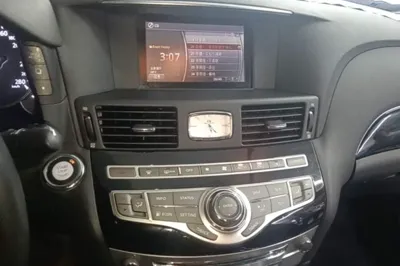 Infiniti Q70
