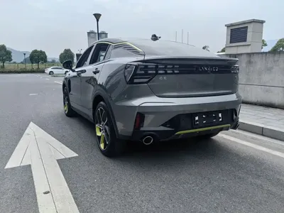 Lynk & Co 05