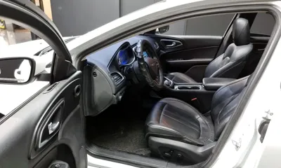Chrysler 200