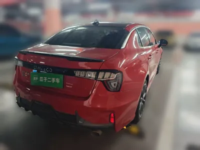 Lynk & Co 03