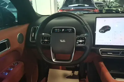 Li Auto L8