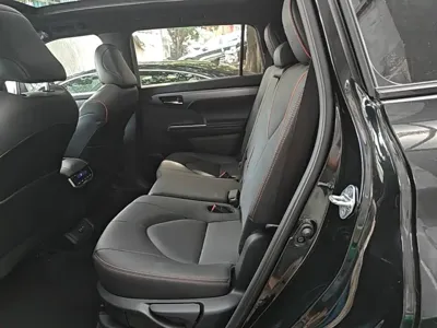 Toyota Crown Kluger