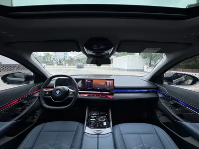 BMW i5