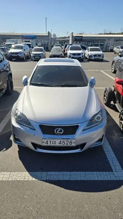 Lexus IS