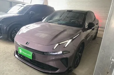 Lynk & Co 07