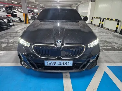 BMW i5