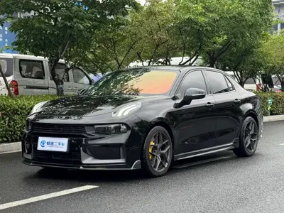 Lynk & Co 03