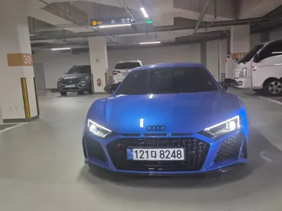 Audi R8