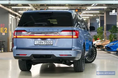 Lincoln Navigator
