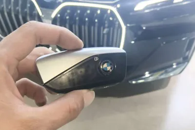 BMW i7