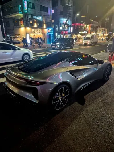 Lotus Emira