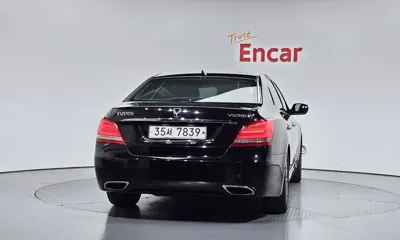 Hyundai Equus
