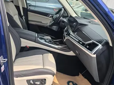 BMW 宝马X7 M60i