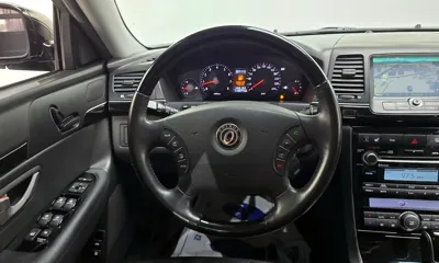 Kia Opirus