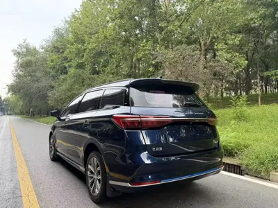 BYD MAX