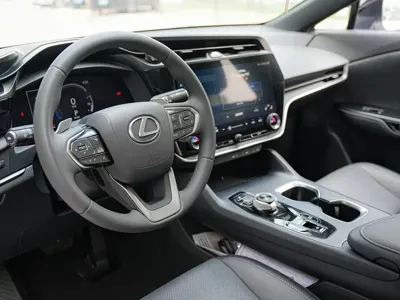 Lexus RZ
