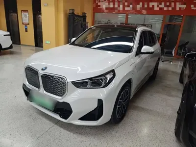 BMW iX1